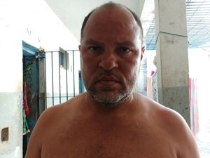 Mototaxista é preso ao tentar entregar droga a detento da delegacia