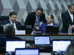 CCJ do Senado reduz prazo de inelegibilidade previsto na Ficha Limpa