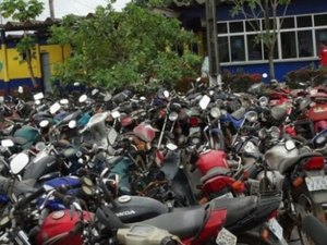 PRF passa a cobrar permanência de veículos retidos nos pátios