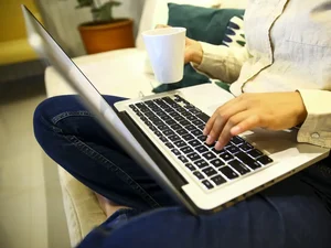 Golpes no Dia das Mães: veja como se proteger nas compras online