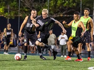 Areninha da Pajuçara recebe Mc Daniel e influenciadores para disputa de futebol
