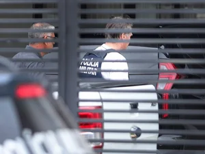 Bolsonaro pede a Moraes autorização para receber nora e netas em casa