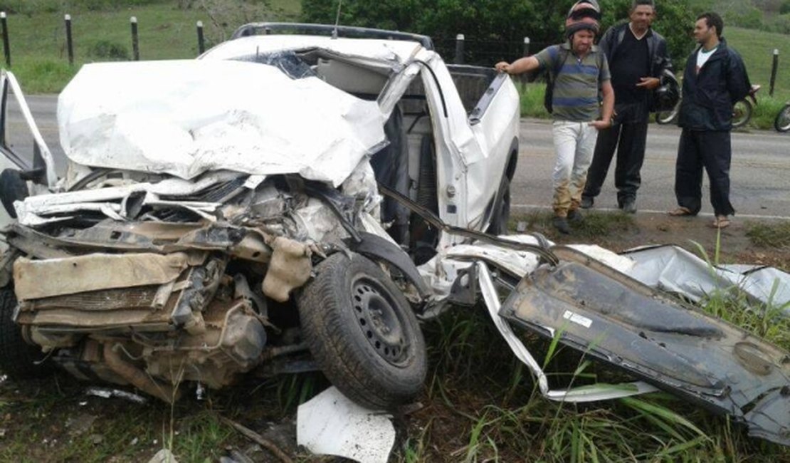 Acidente grave deixa uma pessoa morta e outra gravemente ferida em Limoeiro