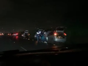 Buraco na rodovia ﻿AL 405 causa estrago em carros