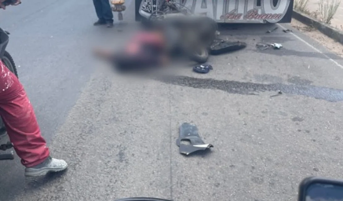 Motociclista morre após colidir contra carreta no bairro Canafístula em Arapiraca
