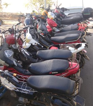 Operação da polícia recolhe motocicletas no Benedito Bentes