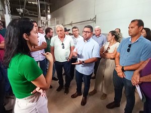 Prefeito João Victor cobra funcionamento do Abatedouro Frigorífico de Viçosa