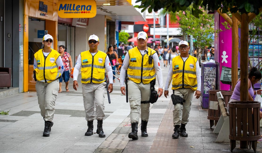 Ronda no Bairro reforça policiamento no Centro de Maceió durante o fim de ano