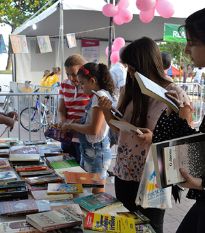 Feira de troca de livros acontece sábado na orla de Maceió