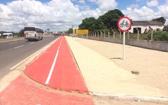 Por falta de estrutura ciclistas se arriscam na AL 110, em Arapiraca