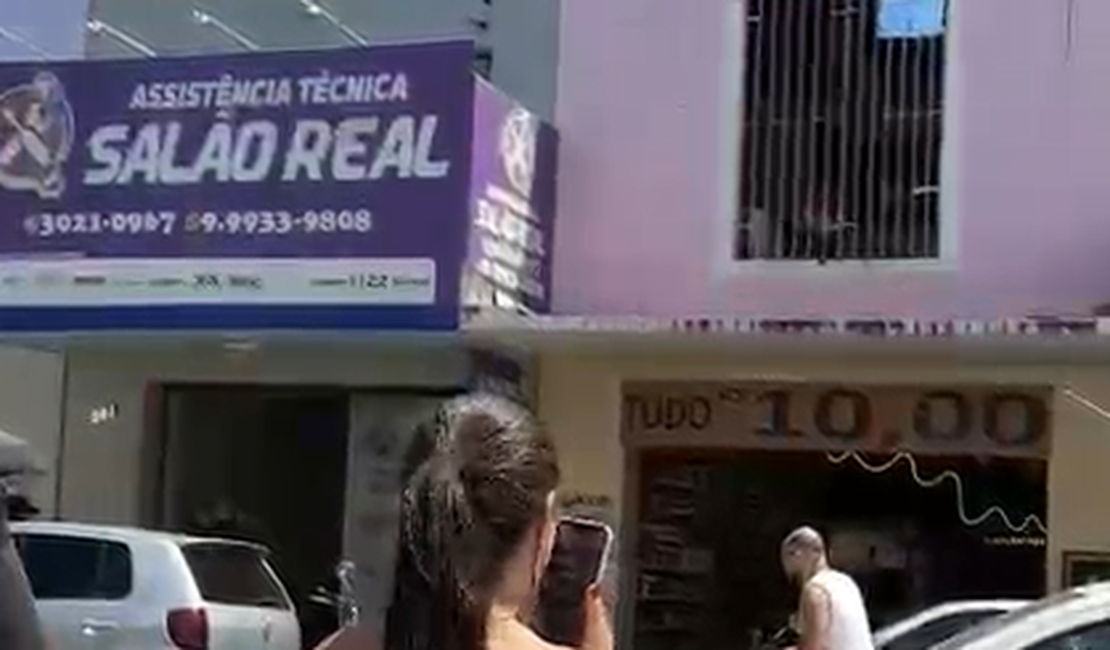 Empresária denuncia furto de placa em loja no centro de Maceió