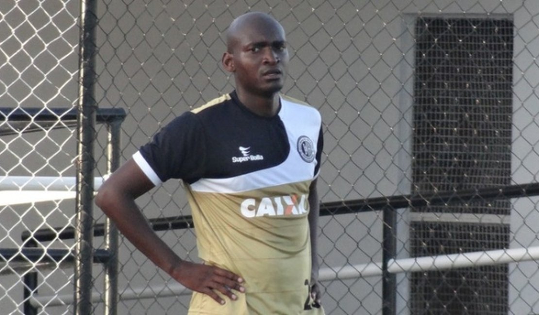 Leandro Souza aguarda novo exame para voltar aos treinos com o ASA