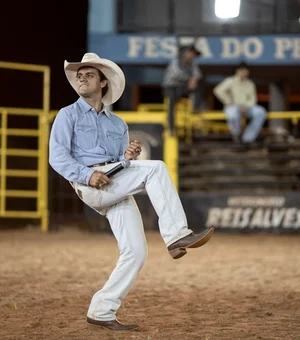 Asa Branca: Felipe Simas diz que papel em filme mudou forma de viver