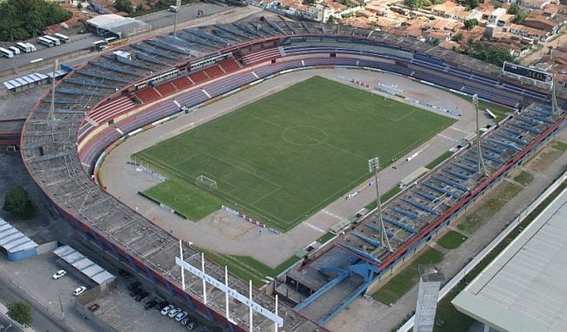 Maceió pode perder partida do Flamengo em 2025 por problemas no Rei Pelé