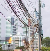 Prefeitura notifica Equatorial Alagoas para ordenar cabos e fios em postes de Maceió