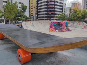 Skate de 8 metros é novo espaço criativo na Praça do Skate