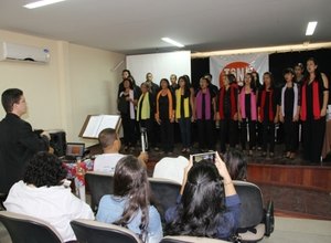 Projeto Tô na Rede entrega equipamentos para as Arapiraquinhas