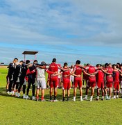 CRB viaja para Goiânia após treino visando confronto contra o Vila Nova