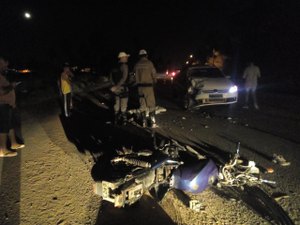 Colisão entre motocicleta e caminhonete deixa vítima fatal