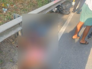 Motociclista e passageiro morrem em acidente na BR-316, em Alagoas