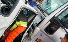 Acidente na Via Expressa deixa motorista gravemente ferido 