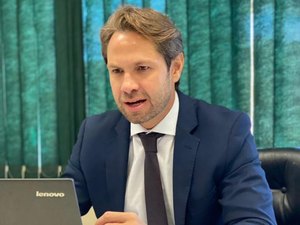 Pedro Vilela reforça priorização de professores na vacinação contra a Covid-19