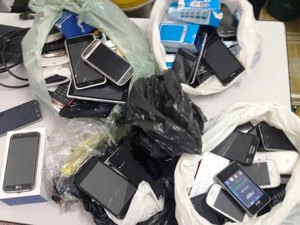 [Vídeo]Operação apreende cerca de 150 aparelhos de telefone celular em Arapiraca