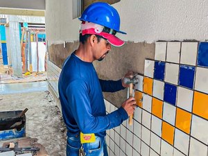 Mais oito escolas de Arapiraca estão sendo reformadas e serão entregues no município