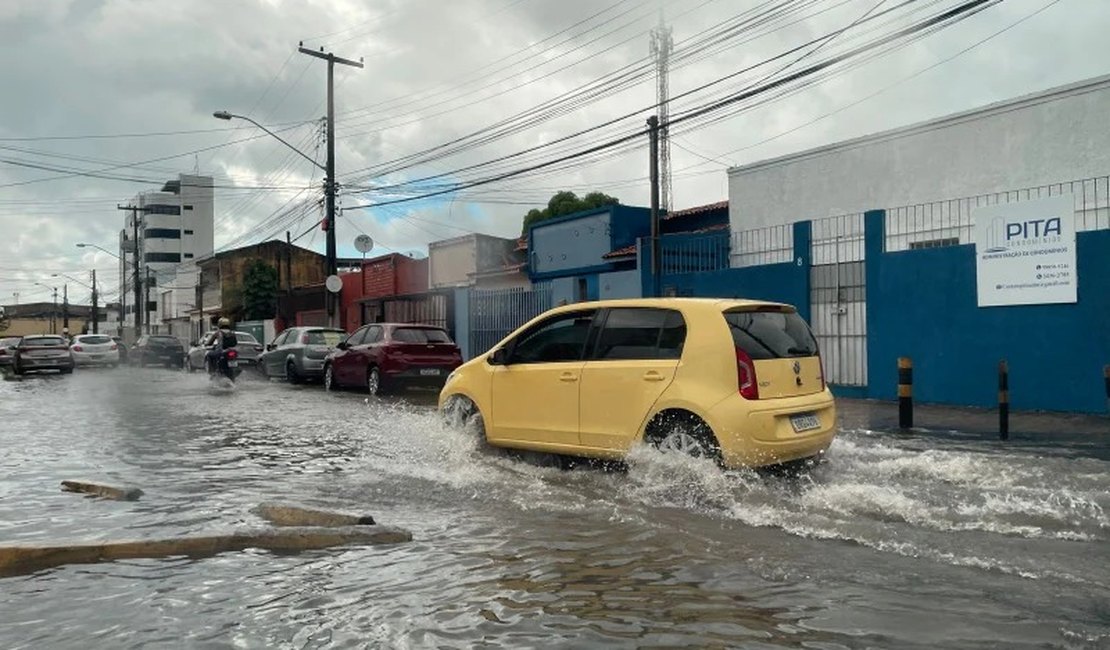 Maceió tem risco moderado de chuvas e alagamentos nesta terça-feira