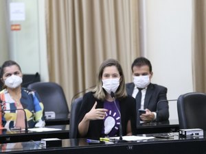 Projeto de lei da deputada Cibele Moura torna carteirinha estudantil gratuita e digital é aprovado