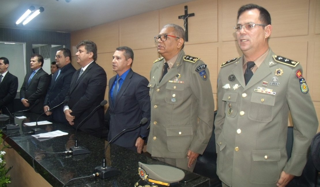 Câmara Municipal presta homenagens ao coronel Ênio Bolivar e ao major Luciano Felizardo