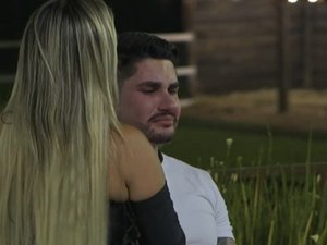 Lucas Souza cai no choro após receber 16 votos na formação da Roça