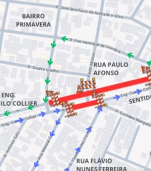 SMTT interdita trecho de rua para descarga de vagão do VLT em Arapiraca