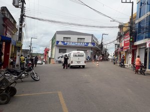 Comércio de Porto Calvo ignora decreto e abre as portas