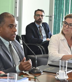 Clayton Santos apresenta na Câmara proposta de programa de capacitação em comunicação para câmaras municipais