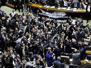 Câmara aprova redução da maioridade penal em crimes hediondos