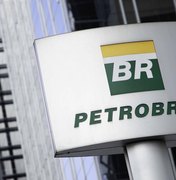 Ações da Petrobras chegam a cair quase 30% após preço do petróleo desabar