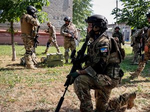 Rússia emite passaportes a moradores de regiões ocupadas na Ucrânia