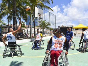 Dia de Luta da Pessoa com Deficiência é comemorado na orla de Maceió 