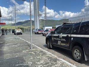 Treinador de futebol esfaqueado por adolescente é investigado após relato de abuso sexual