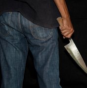 Homem é flagrado com faca em praça no Manoel Teles, em Arapiraca