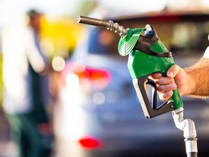 Preços dos combustíveis voltam a cair em Maceió