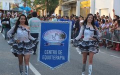 Desfile marca comemoração de 92 anos de Arapiraca