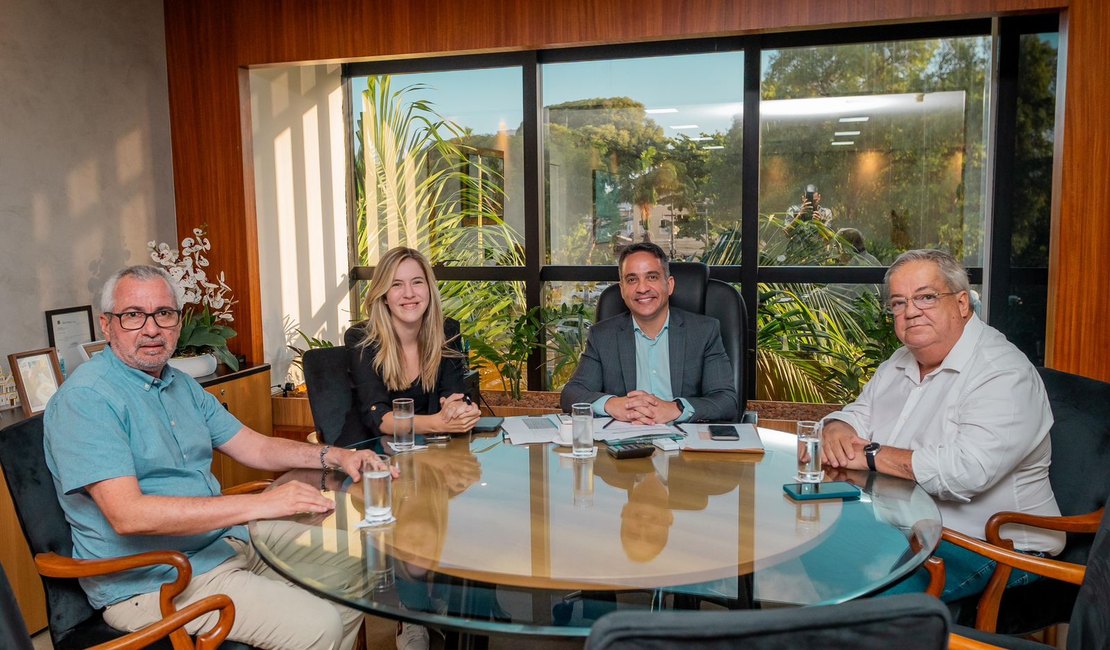 Cibele Moura e prefeitos discutem com governador melhorias para Paripueira e Chã Preta