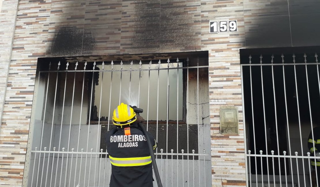 Incêndio é registrado em residência no município de Delmiro Gouveia