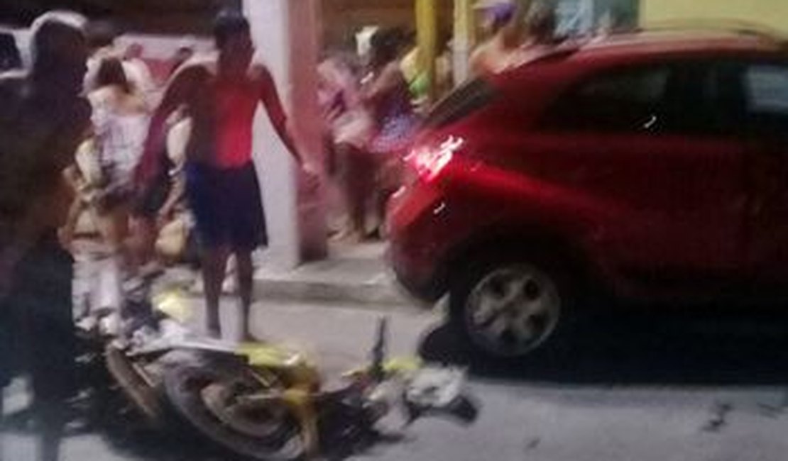 Colisão entre carro e moto deixa dois feridos em São Miguel dos Campos