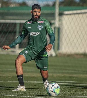 CSA acerta contratação de zagueiro do Coritiba