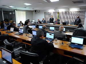 CCJ do Senado vota tornar agressão contra mulher crime hediondo