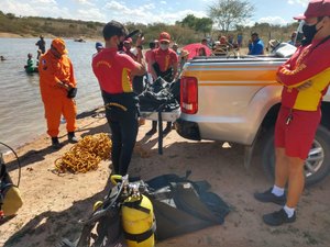 Corpo de Bombeiros procura jovem desaparecido em barragem