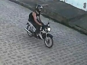 Motociclista pega na bunda de jovem e outras mulheres relatam terem sido vítima do mesmo crime